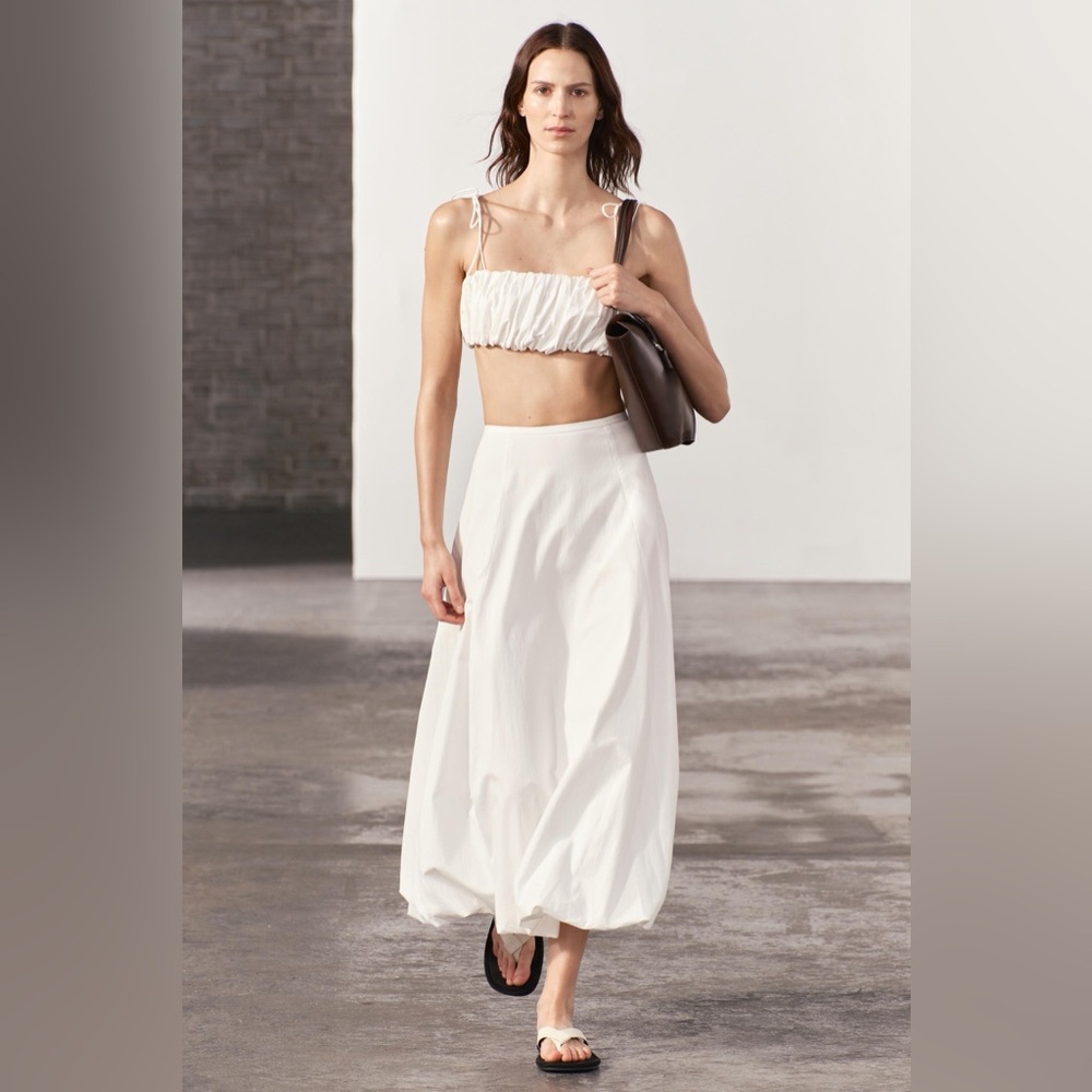 White Ruched Bubble Crop Top - Picture 2 of 2